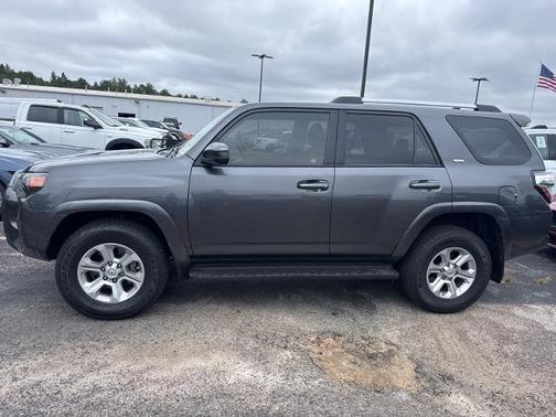 2020 Toyota 4Runner SR5