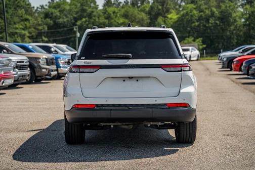 2023 Jeep Grand Cherokee LAREDO