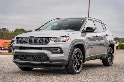 2023 Jeep Compass LATITUDE