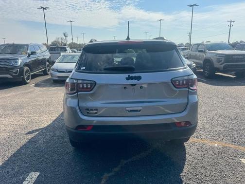 2023 Jeep Compass LATITUDE