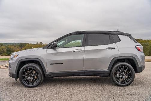 2023 Jeep Compass LATITUDE