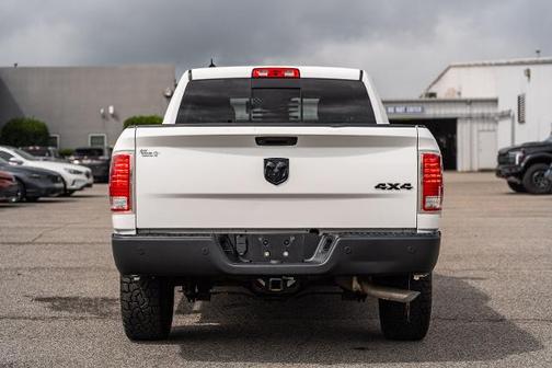 Bright White Clearcoat 2020 RAM 1500 Classic SLT