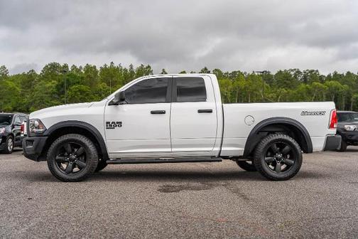Bright White Clearcoat 2020 RAM 1500 Classic SLT