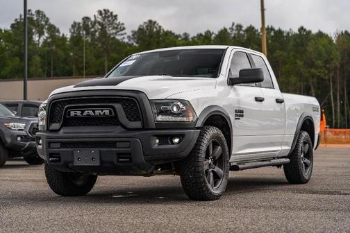 Bright White Clearcoat 2020 RAM 1500 Classic SLT