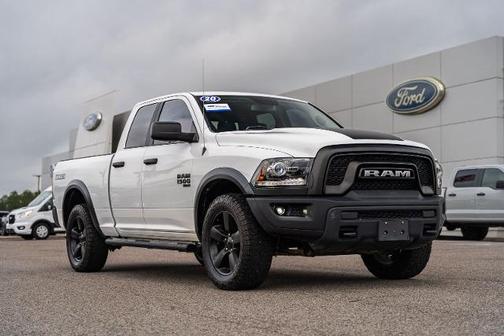 Bright White Clearcoat 2020 RAM 1500 Classic SLT