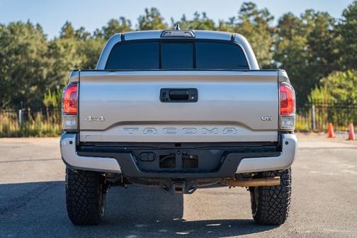 2016 Toyota Tacoma LIMITED