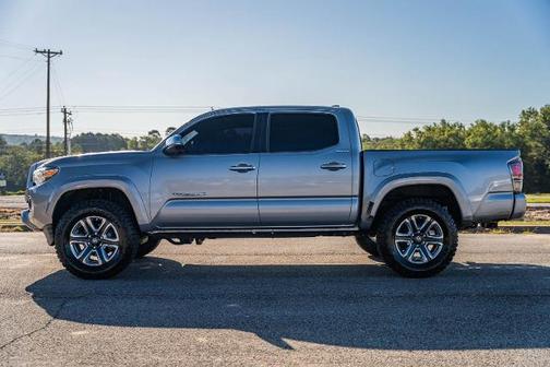 2016 Toyota Tacoma LIMITED