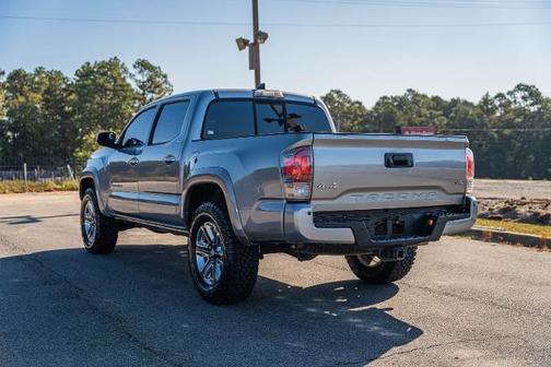 2016 Toyota Tacoma LIMITED
