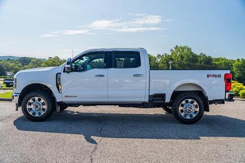 2024 Ford F-350 LARIAT SUPER DUTY