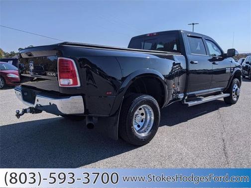 Photo 4 of 31 of 2013 RAM 3500 Laramie