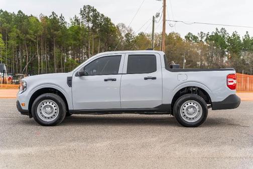 SPACE WHITE METALLIC 2025 Ford Maverick XL