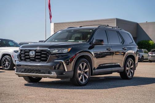 Crystal Black Pearl 2024 Honda Pilot TOURING