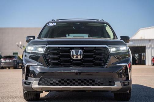 Crystal Black Pearl 2024 Honda Pilot TOURING