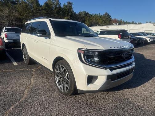2025 Ford Expedition PLATINUM