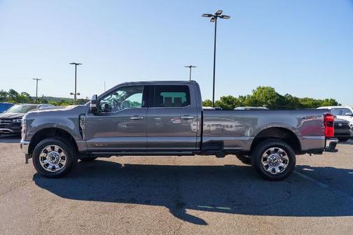 CARBONIZED GRAY 2024 Ford F-250 LARIAT