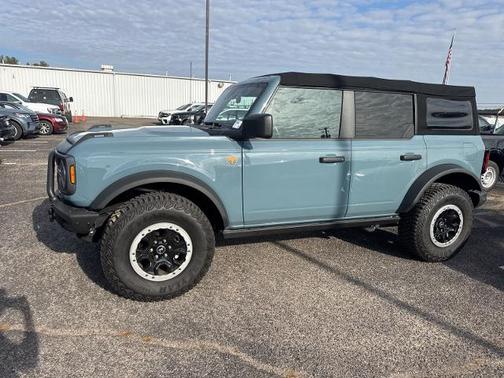 2022 Ford Bronco BASE