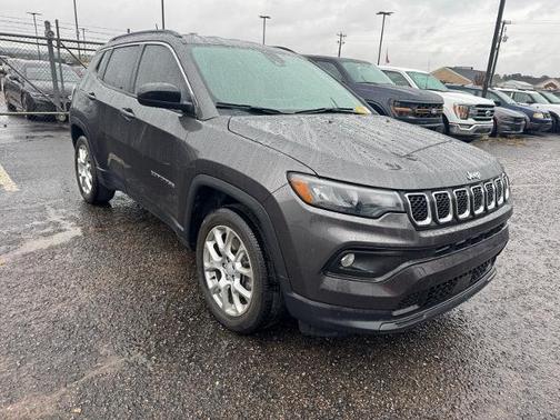 2023 Jeep Compass LATITUDE LUX