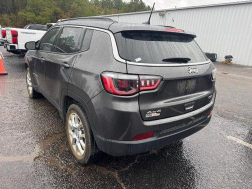 2023 Jeep Compass LATITUDE LUX