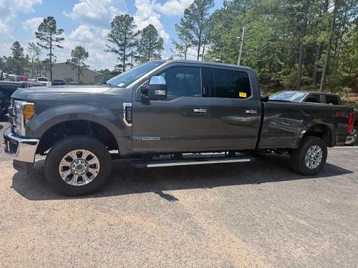 MAGNETIC 2017 Ford F-350 KING RANCH