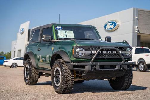 ERUPTION GREEN METALLIC 2022 Ford Bronco ADVANCED