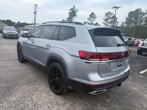 Silver Bird Metallic 2024 Volkswagen Atlas 2.0T SE W/ TECHNOLOGY