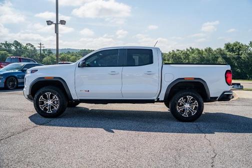 2024 GMC Canyon AT4