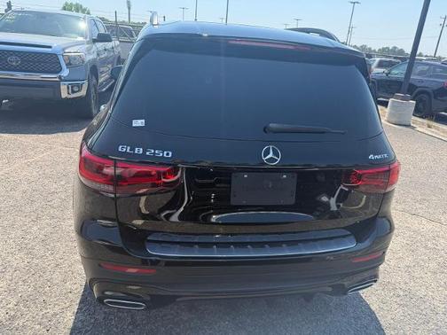 2021 Mercedes-Benz GLB 250 BASE 4MATIC