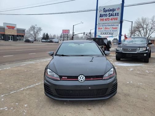 2017 Volkswagen Golf GTI SE 4-Door