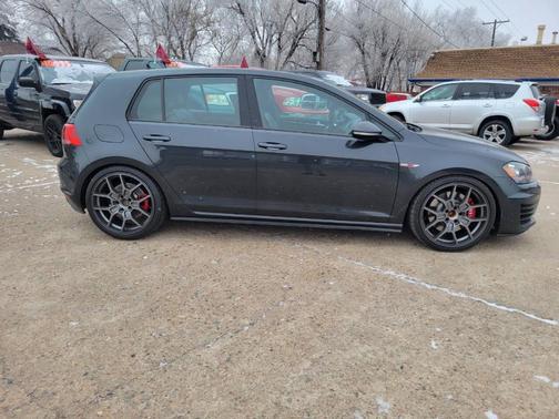 2017 Volkswagen Golf GTI SE 4-Door