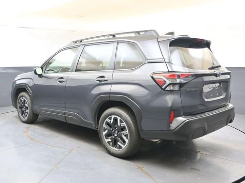 Magnetite Gray Metallic 2025 Subaru Forester Premium