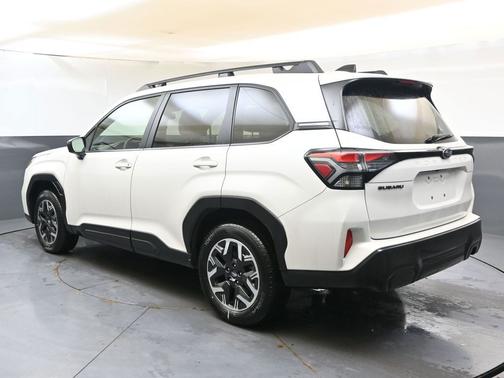 Crystal White Pearl 2025 Subaru Forester Premium