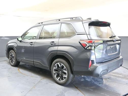 Magnetite Gray Metallic 2025 Subaru Forester Premium