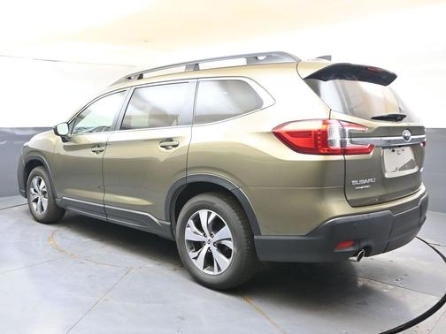 Autumn Green Metallic 2025 Subaru Ascent Premium 7-Passenger