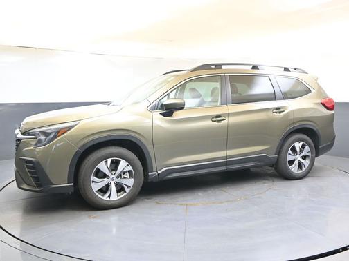 Autumn Green Metallic 2025 Subaru Ascent Premium 7-Passenger