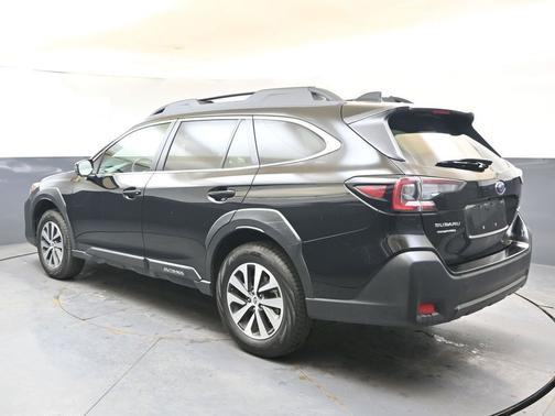 Crystal Black Silica 2025 Subaru Outback Premium