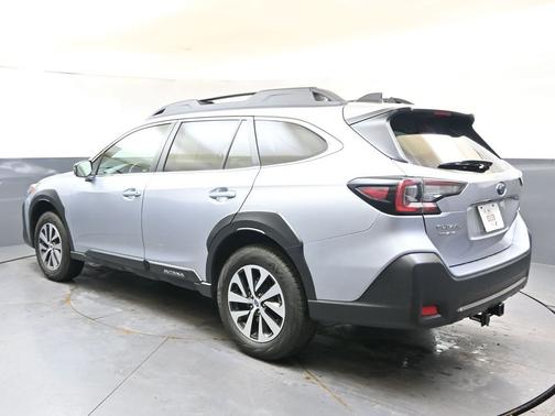 Ice Silver Metallic 2024 Subaru Outback Premium