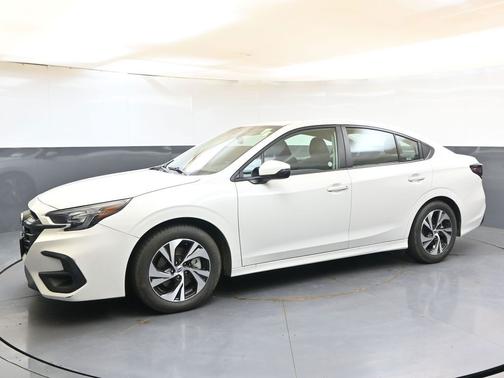 Crystal White Pearl 2025 Subaru Legacy Premium