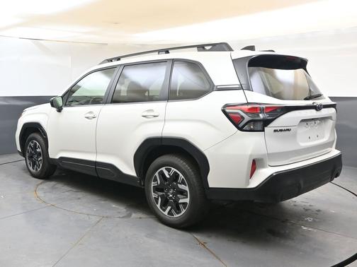 Crystal White Pearl 2025 Subaru Forester Premium