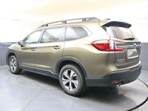 Autumn Green Metallic 2025 Subaru Ascent Premium 7-Passenger