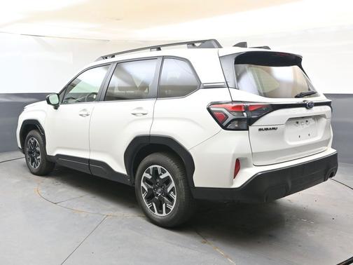 Crystal White Pearl 2025 Subaru Forester Premium
