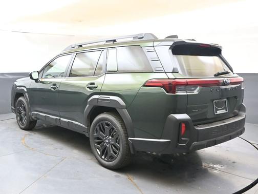 Deep Emerald Green Pearl 2026 Subaru Outback Limited XT