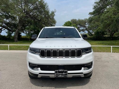 Bright White Clearcoat 2024 Jeep Wagoneer Series II