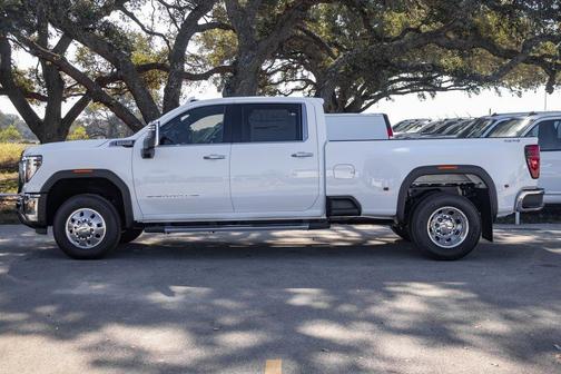 2025 GMC Sierra 3500 SLT