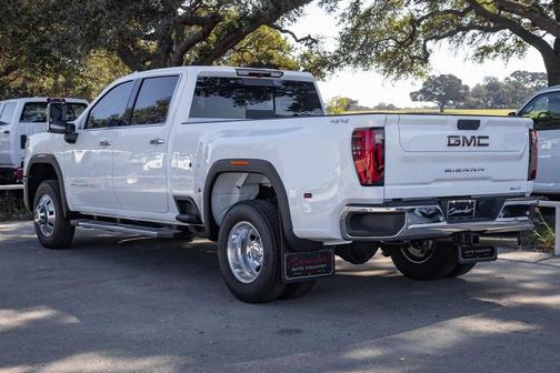 2025 GMC Sierra 3500 SLT
