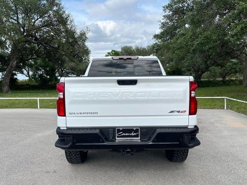 Summit White 2023 Chevrolet Silverado 1500 ZR2