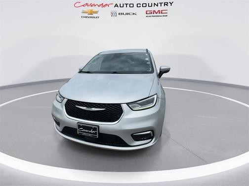 2023 Chrysler Pacifica Touring-L