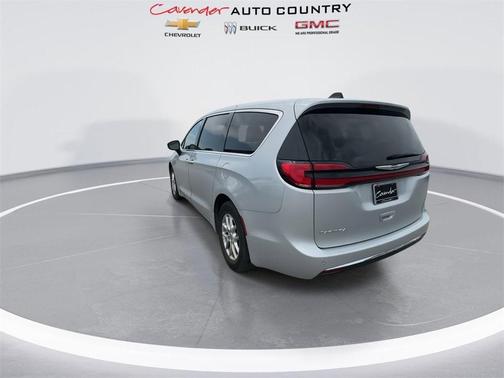 2023 Chrysler Pacifica Touring-L