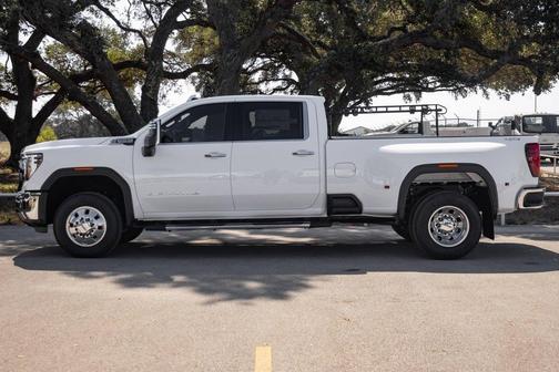 2025 GMC Sierra 3500 SLT