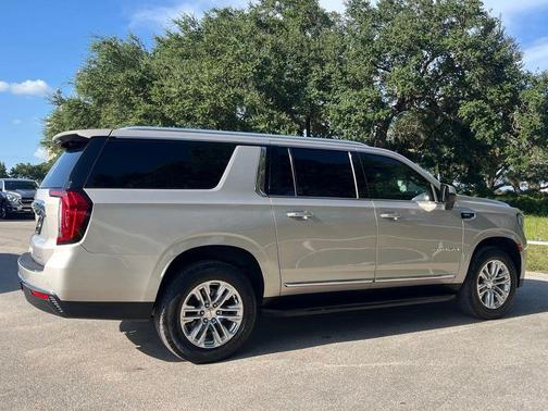 Beige Pearl Metallic 2023 GMC Yukon XL SLT