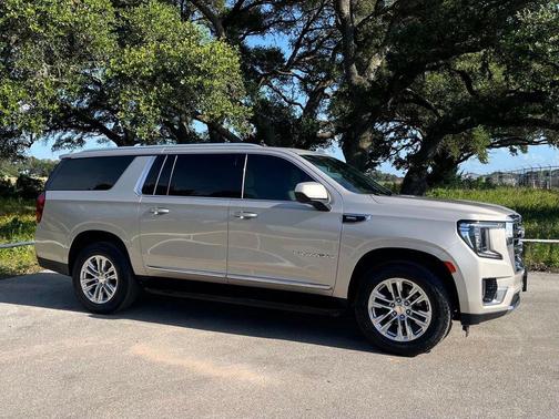 Beige Pearl Metallic 2023 GMC Yukon XL SLT